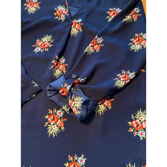 Women’s Medium Blouse - Navy Floral - Picture 2 of 5